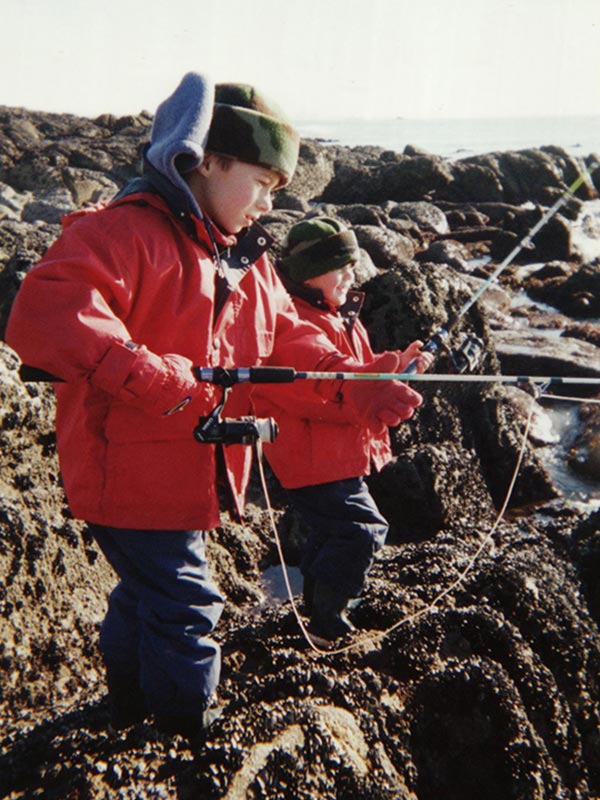 TOM & NELS Cloarec children fishing