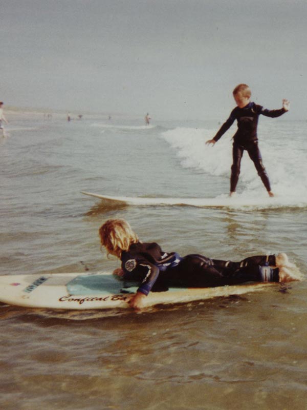 TOM & NELS Cloarec children's surfing debut